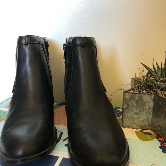 Black Leather Western style Bootie! - Picture 7 of 7